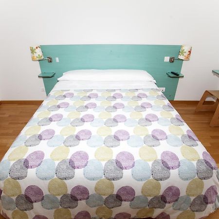 Hostal Via Lactea Бургос Экстерьер фото